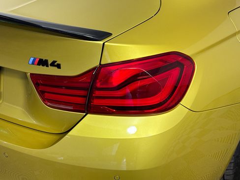Used 2019 BMW M4 Coupe w/ Competition Package RWD image 32