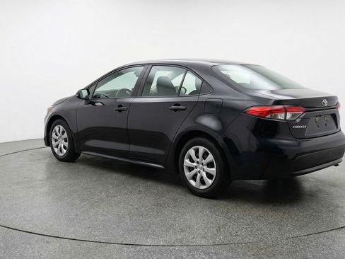 Used 2025 Toyota Corolla LE FWD image 6