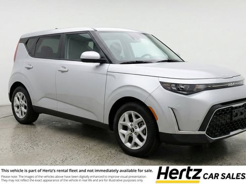 Used 2025 Kia Soul LX w/ LX Technology Package FWD image 1