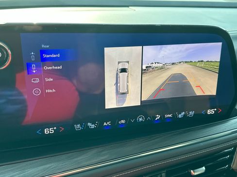 New 2025 Chevrolet Suburban Premier image 17