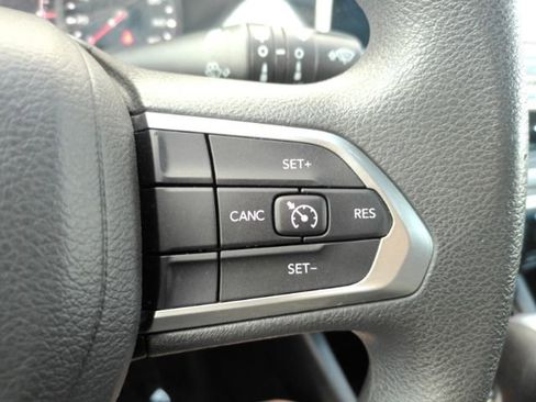 Used 2025 Jeep Compass Sport image 33