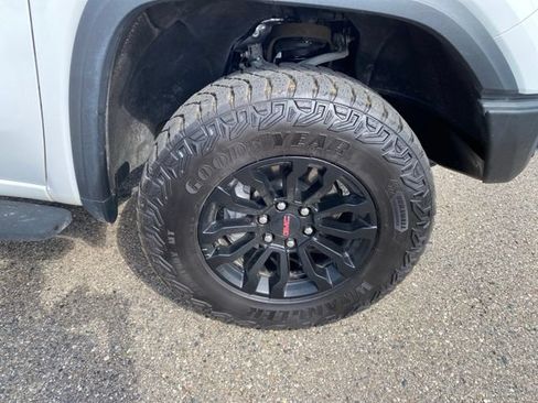 Used 2023 GMC Sierra 1500 AT4X AWD/4WD image 15