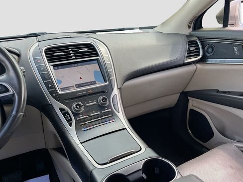 Used 2019 Lincoln Nautilus Reserve FWD image 25