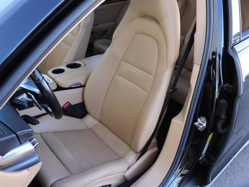 Used 2018 Porsche Panamera 4 image 15