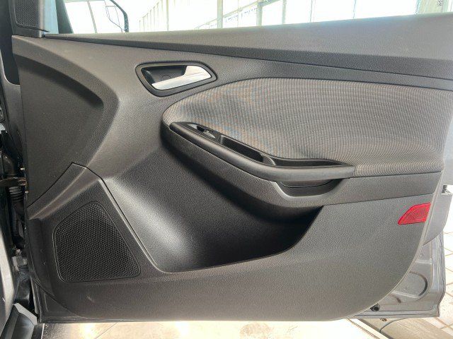 Used 2012 Ford Focus SE FWD image 17