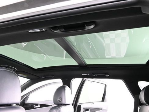 Used 2019 Kia Sorento SX image 5