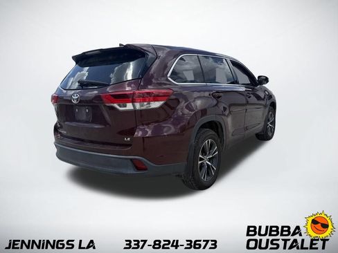 Used 2018 Toyota Highlander Plus FWD image 3