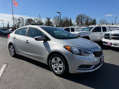 Used 2016 Kia Forte LX w/ LX Popular Package FWD image 6
