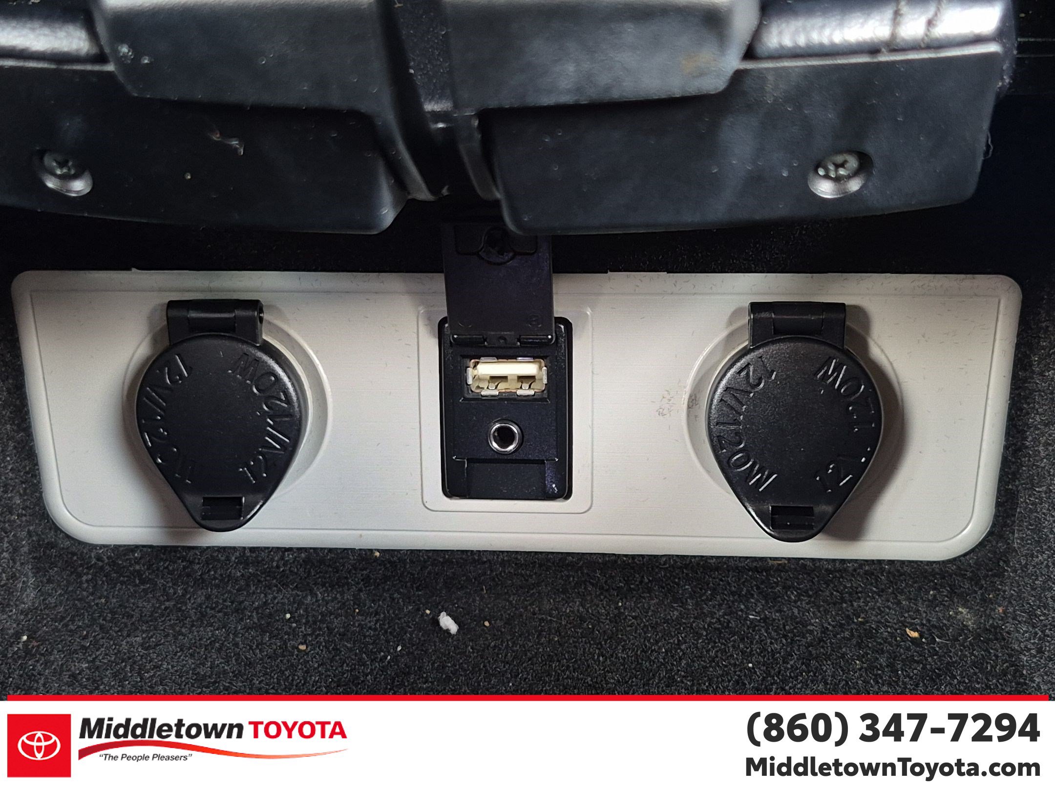 Used 2015 Toyota Avalon XLE Touring FWD image 26