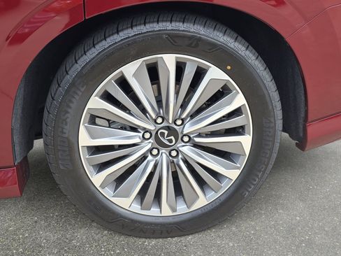 Certified 2025 INFINITI QX80 Sensory AWD/4WD image 32