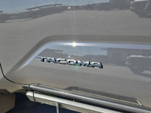 Used 2024 Toyota Tacoma TRD Sport image 11