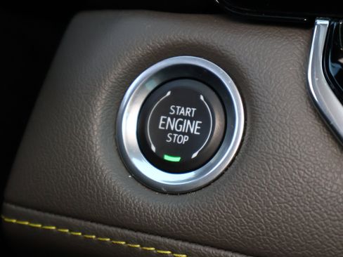 Used 2023 Chevrolet Colorado ZR2 w/ ZR2 Convenience Package III AWD/4WD image 18