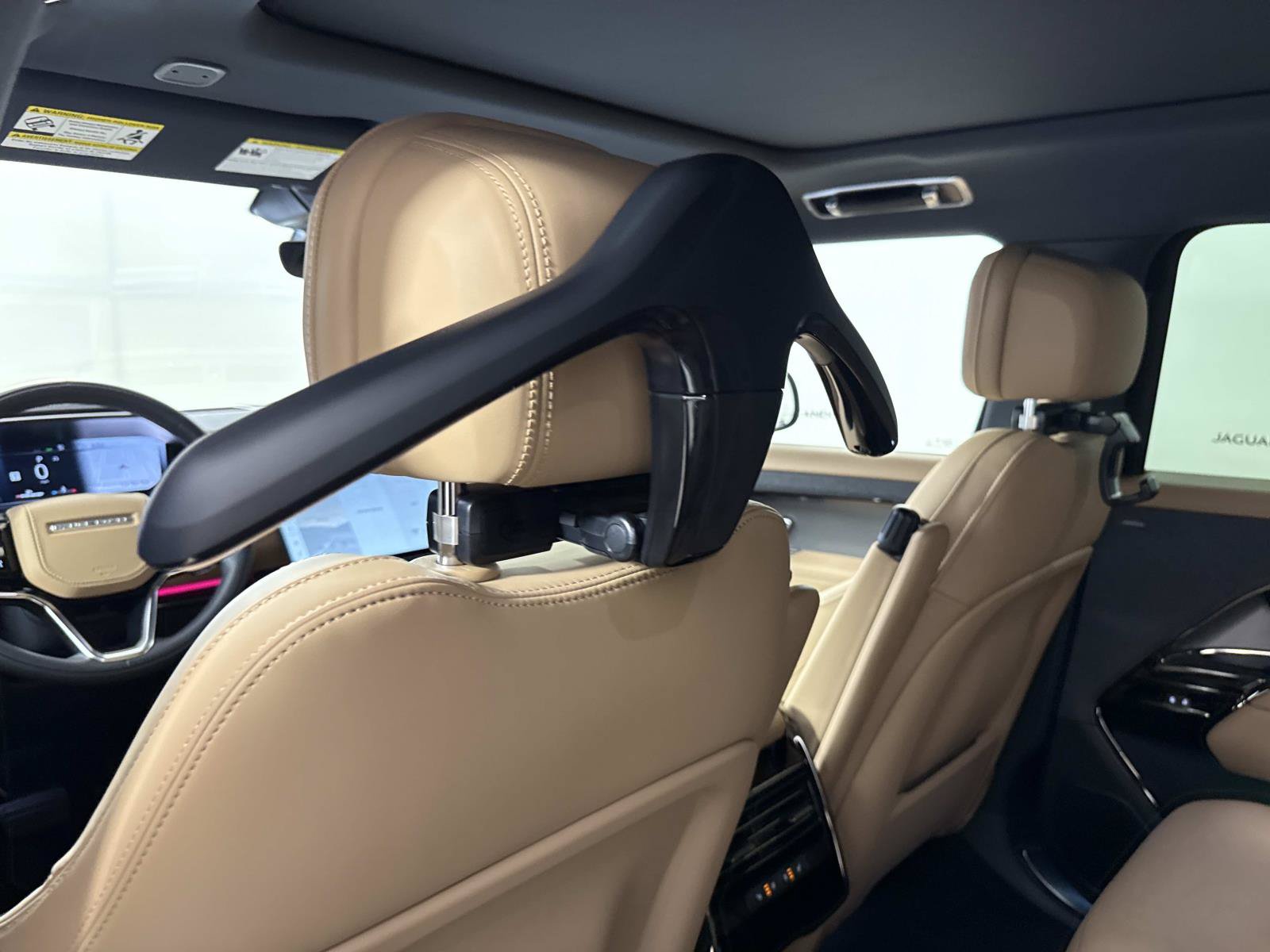 New 2027 Land Rover Range Rover Sport SE AWD/4WD image 17