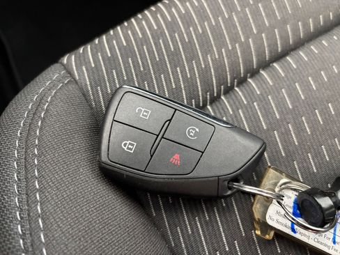 Used 2025 Chevrolet Equinox LT FWD image 22