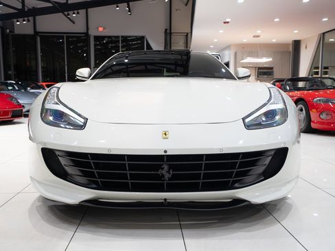 Used 2018 Ferrari GTC4Lusso T image 8