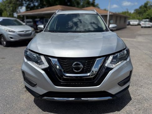 Used 2018 Nissan Rogue SV image 9