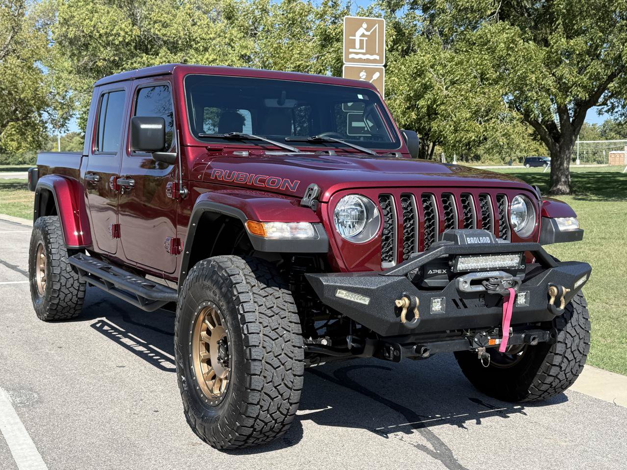 Used 2022 Jeep Gladiator Rubicon w/ Cold Weather Group AWD/4WD image 2