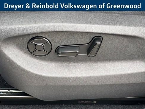 New 2026 Volkswagen Tiguan SE R-Line image 31