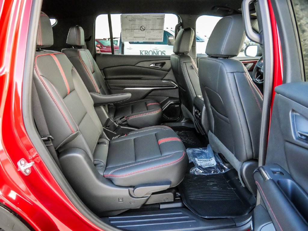 New 2027 Chevrolet Traverse RS w/ LPO, Floor Liner Package FWD image 21