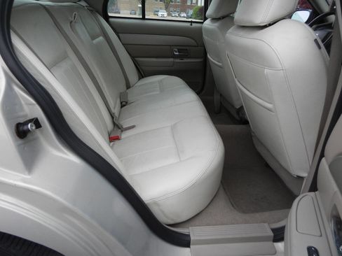 Used 2008 Mercury Grand Marquis LS RWD image 33