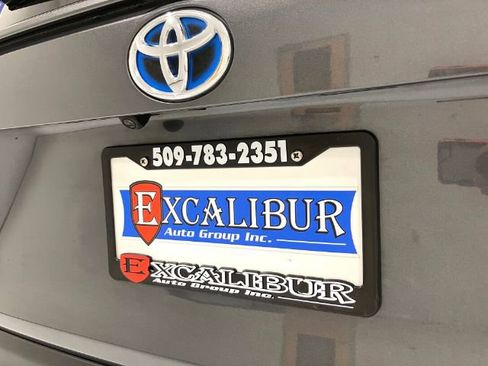 Used 2020 Toyota RAV4 XLE w/ XLE Grade Weather Package AWD/4WD image 20