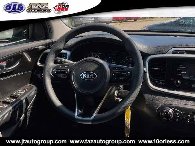 Used 2017 Kia Sorento FWD image 17