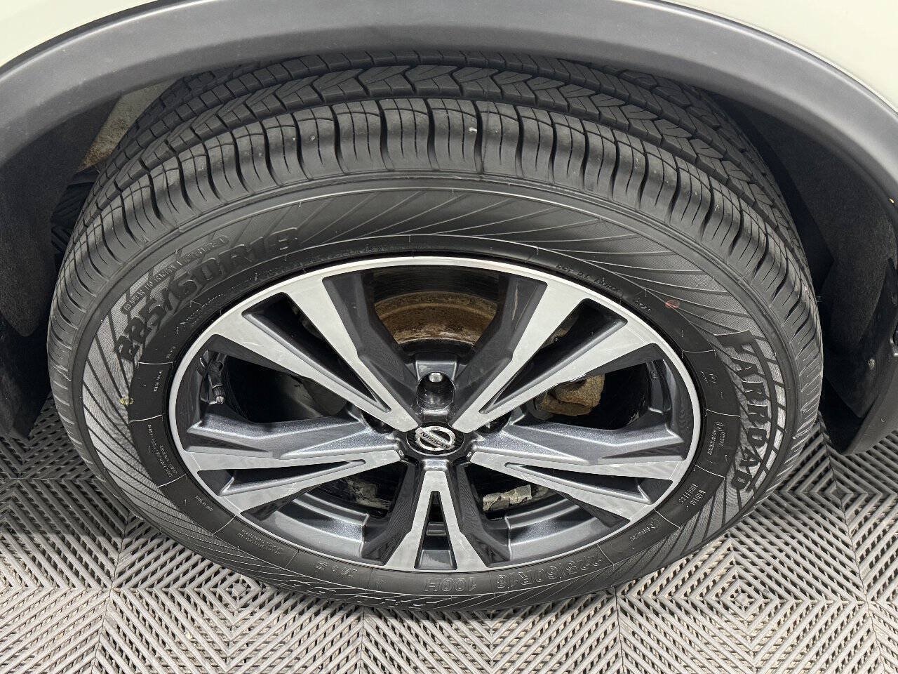 Used 2020 Nissan Rogue SV AWD/4WD image 42