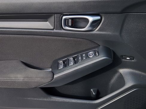 Used 2025 Honda Civic Sport image 25