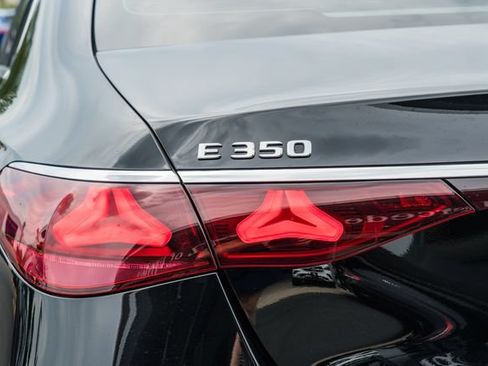 Used 2024 Mercedes-Benz E 350 4MATIC Sedan image 7