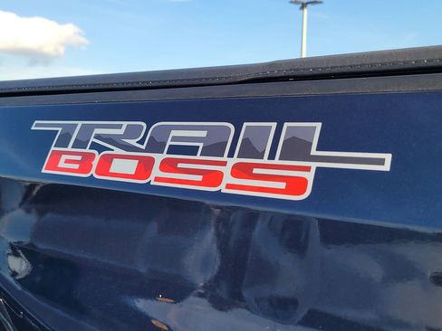 Used 2021 Chevrolet Silverado 1500 LT Trail Boss w/ Bed Protection Package AWD/4WD image 8