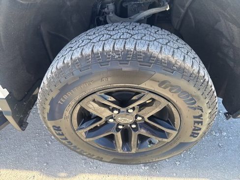 Used 2023 Chevrolet Silverado 1500 LT Trail Boss w/ Protection Package image 34