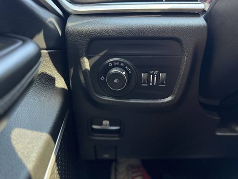 Used 2022 Jeep Grand Cherokee Limited RWD image 18