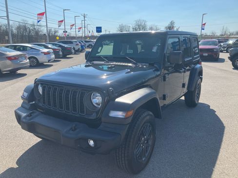 Used 2024 Jeep Wrangler Unlimited Sport image 3