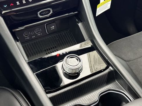 New 2026 Jeep Grand Cherokee Altitude RWD image 17