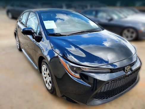 Used 2021 Toyota Corolla LE FWD image 13