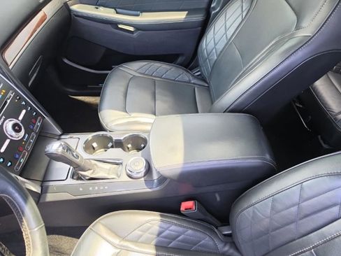 Used 2018 Ford Explorer Platinum AWD/4WD image 19
