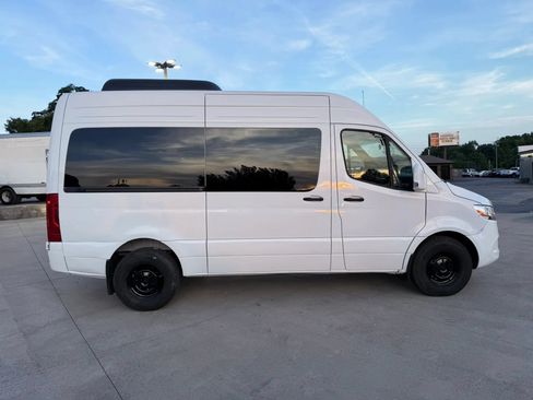 Used 2024 Mercedes-Benz Sprinter 2500 image 65