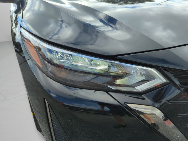 Certified 2025 Nissan Sentra SR w/ SR Premium Package FWD image 11