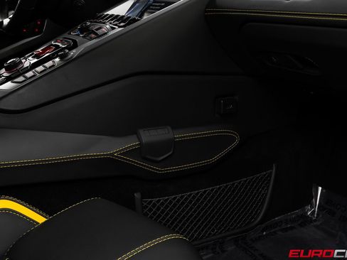 Used 2018 Lamborghini Aventador S AWD/4WD image 35