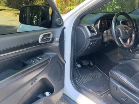 Used 2017 Jeep Grand Cherokee Trailhawk AWD/4WD image 4