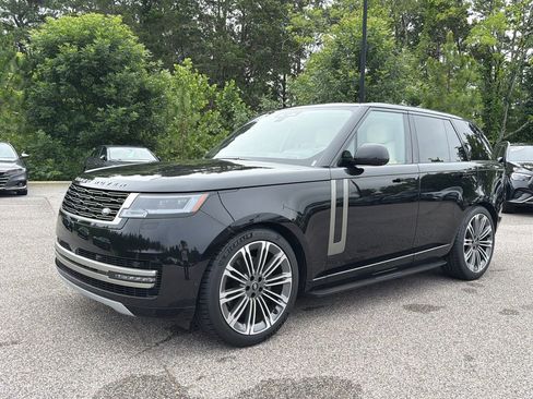 Used 2024 Land Rover Range Rover SE AWD/4WD image 5