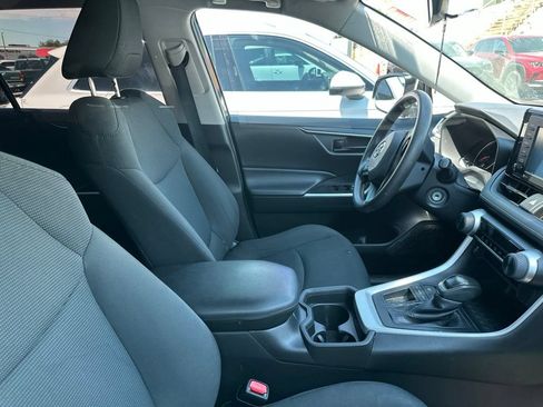 Used 2021 Toyota RAV4 LE FWD image 8