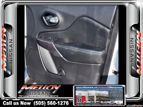 Used 2022 Jeep Cherokee Limited image 17