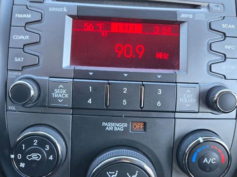 Used 2010 Kia Soul + image 16