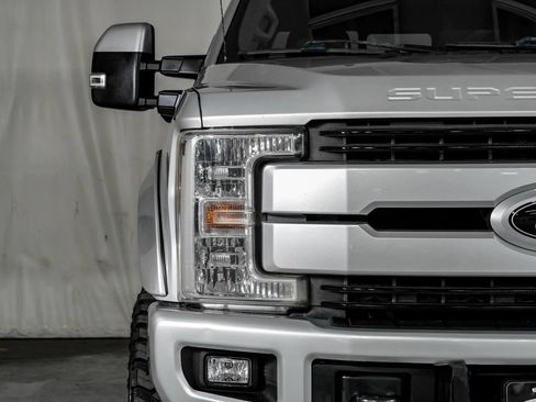 Used 2019 Ford F250 Lariat w/ Lariat Ultimate Package AWD/4WD image 41
