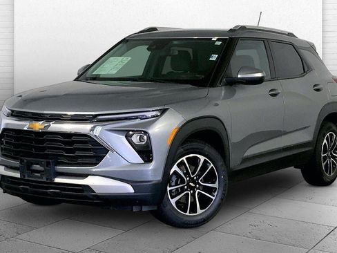 Used 2024 Chevrolet TrailBlazer LT FWD image 12