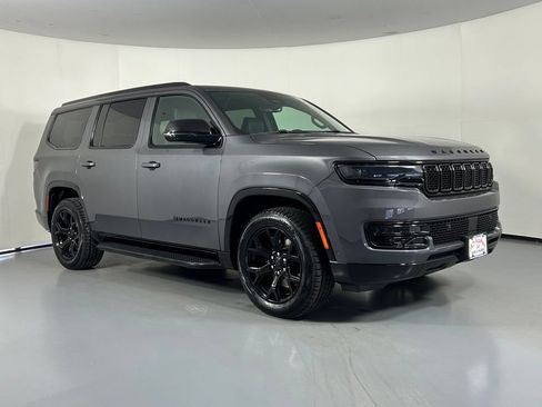 Used 2023 Jeep Wagoneer Series II AWD/4WD image 1