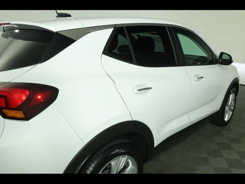 Used 2025 Buick Encore GX Preferred FWD image 17