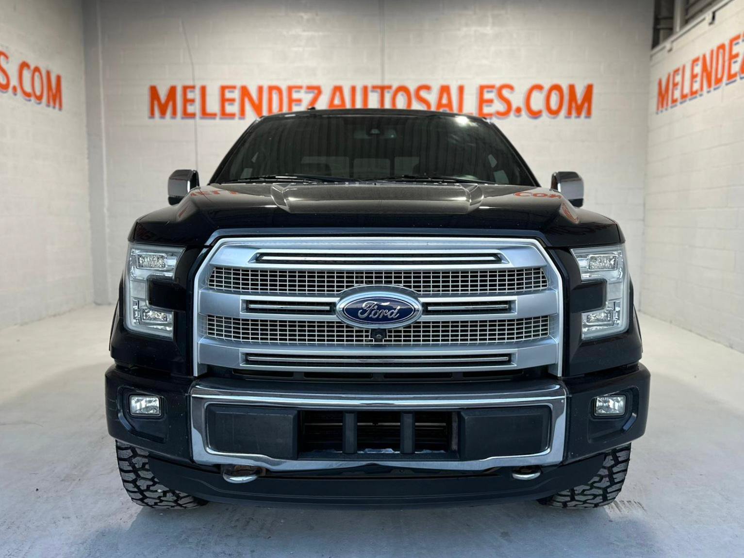 Used 2015 Ford F150 Platinum w/ Equipment Group 701A Luxury AWD/4WD image 9
