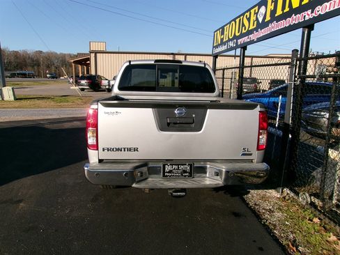 Used 2017 Nissan Frontier SL image 10